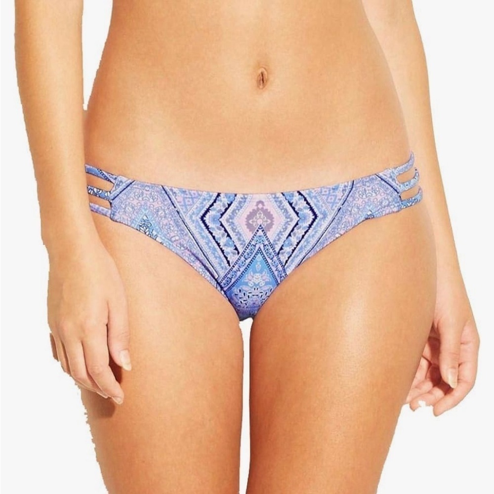 Xhilaration Women's Strappy Hipster Bikini Bottom (Light Blue), Size Medium